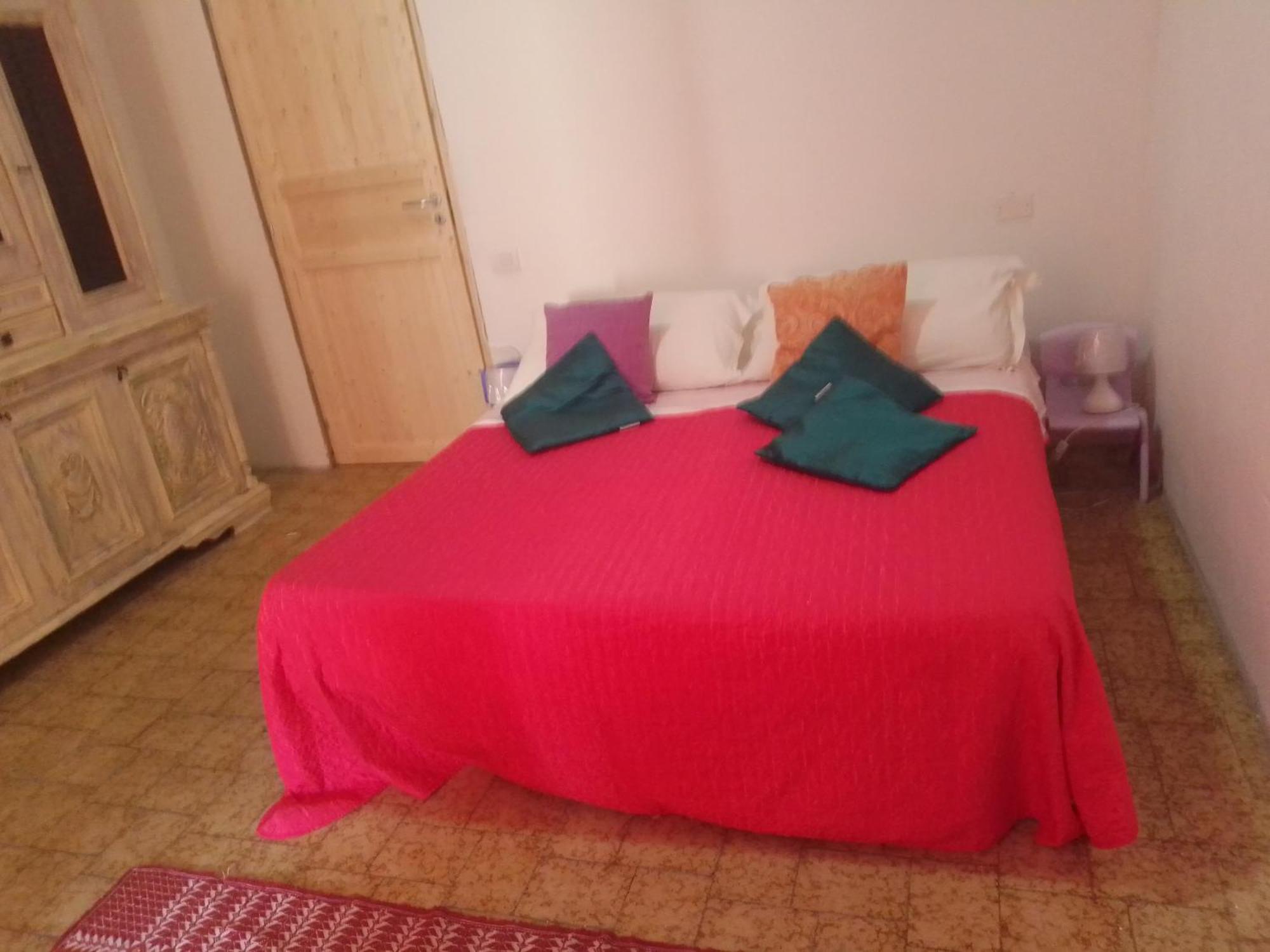 Smeralda Room's *